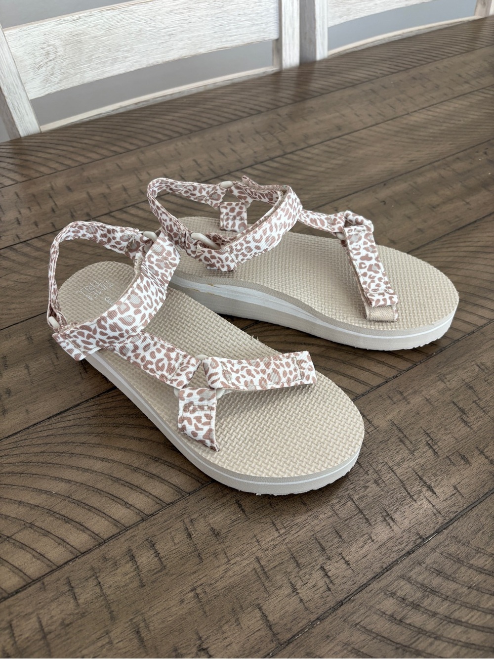 Time and Tru Beige Leopard-Pattern Flip Flop Sandals